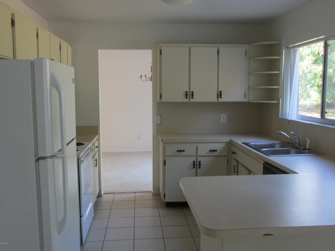 Photo of 991 Hooper Avenue NE