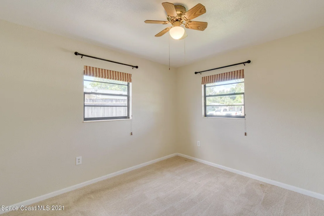 Photo of 1933 Oakwood Drive