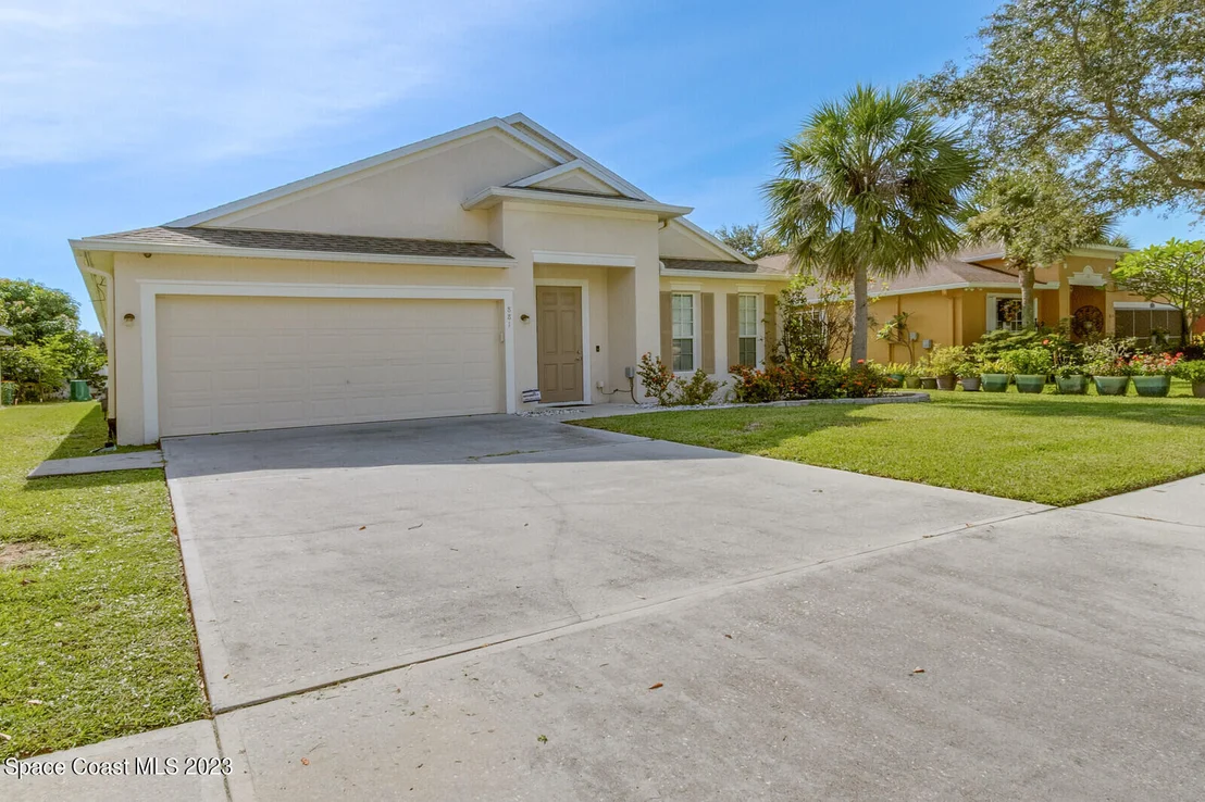 Photo of 881 Benton Drive