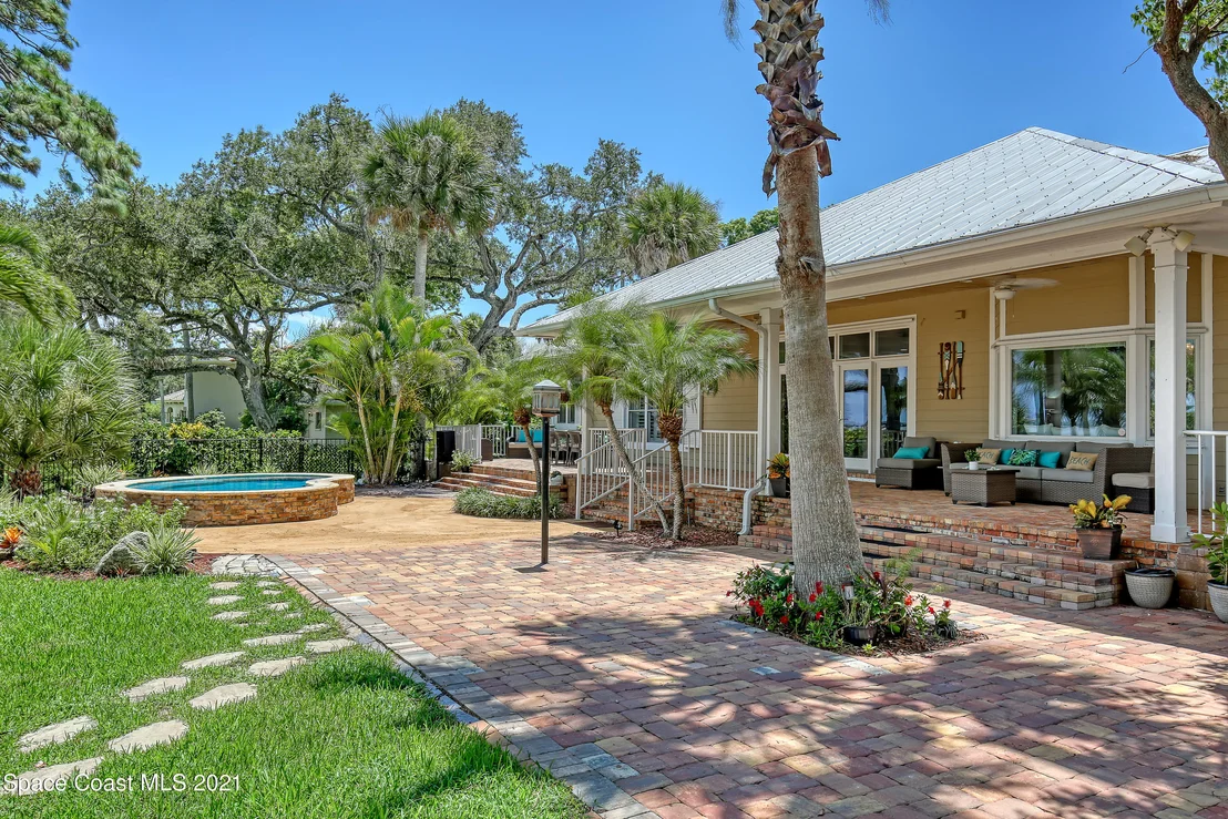 Photo of 1913 Pineapple Avenue