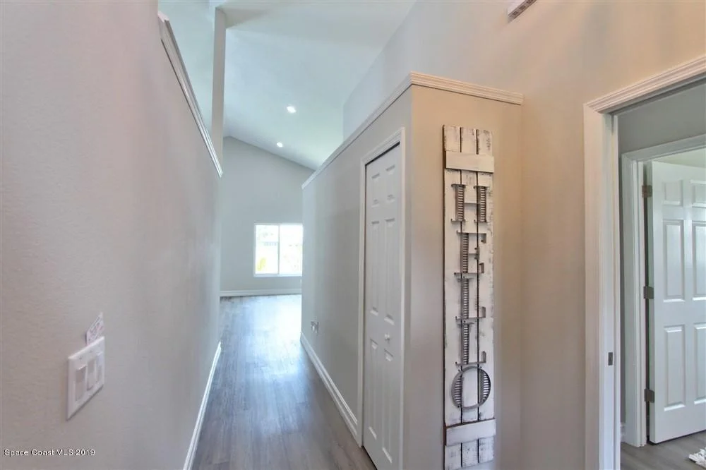 Photo of 2090 Lionel Drive