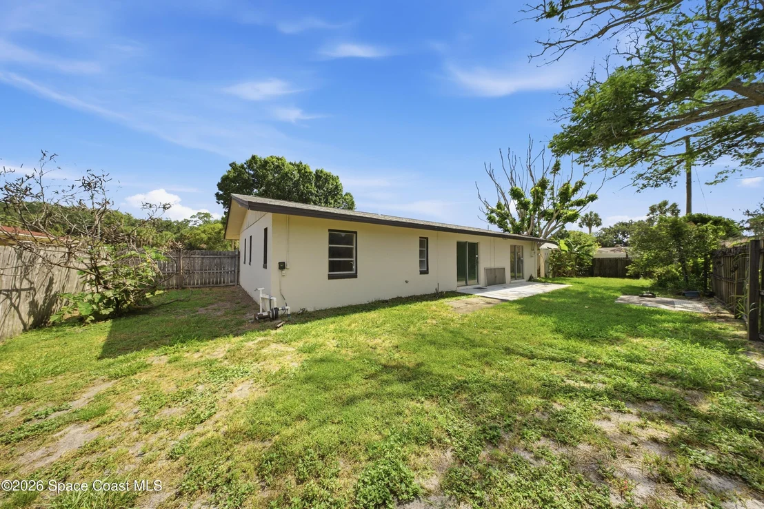 Photo of 1139 Groves Drive