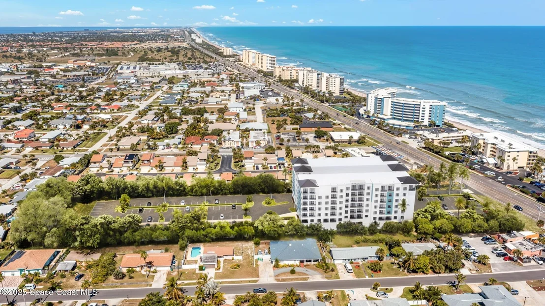 Photo of Unit 607 at 1230 Highway A1a