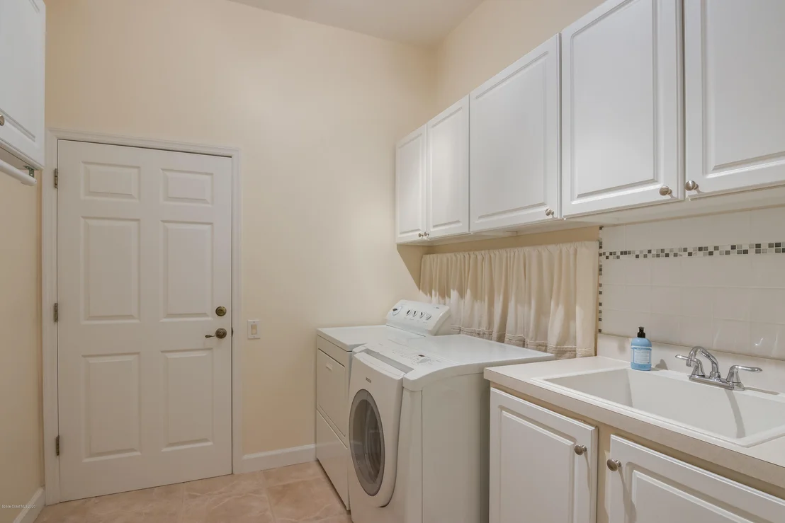 Photo of 1660 Canterbury Drive
