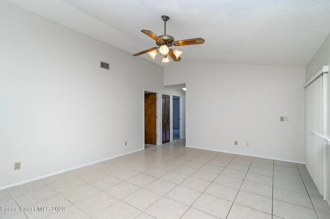 Photo of 2777 Nobility Avenue