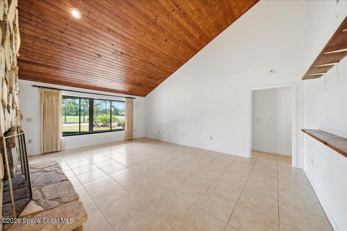 Photo of 653 Doral Lane