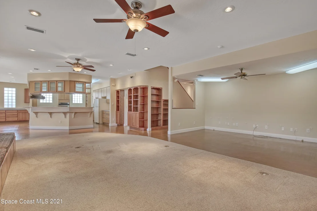 Photo of 457 Cardinal Drive