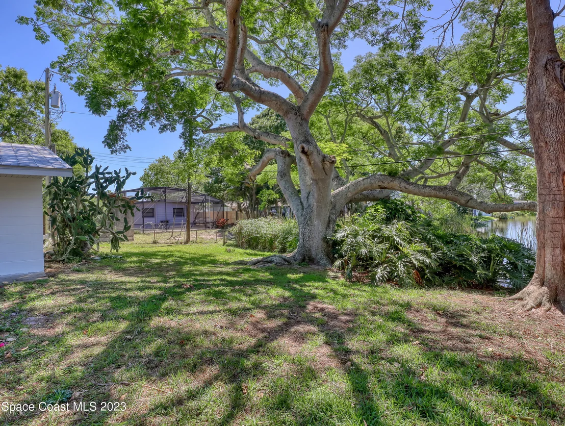 Photo of 2265 Lakeview Drive