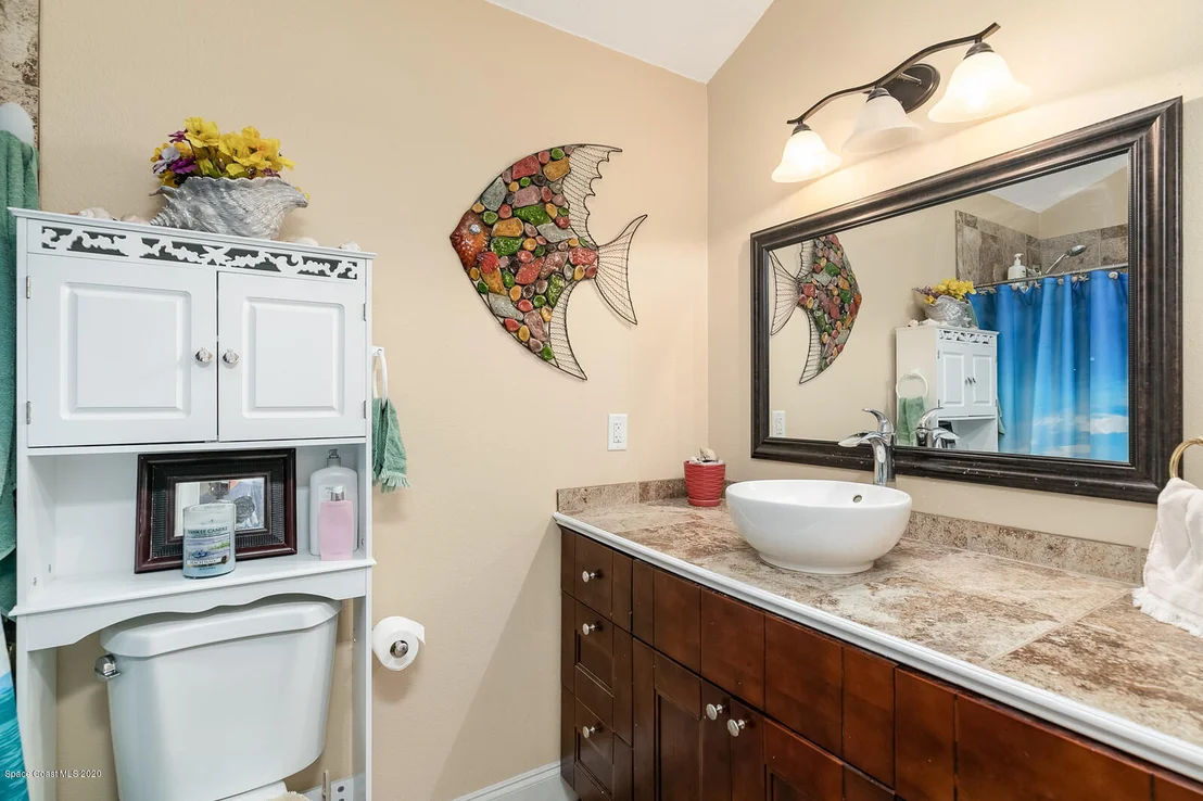 Photo of 1070 Riverdale Drive