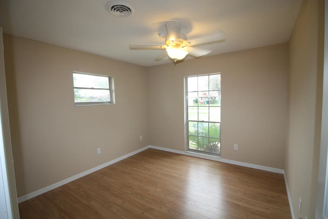 Photo of 440 Hamlin Avenue