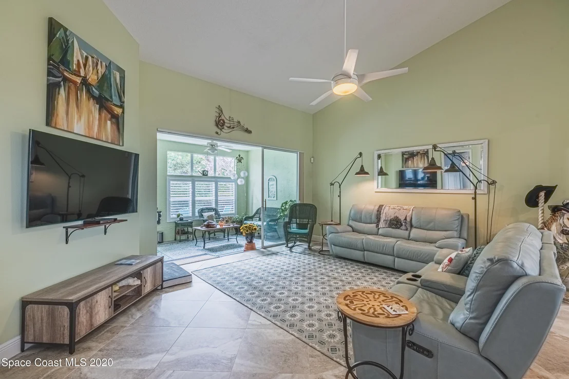 Photo of 338 Renaissance Avenue