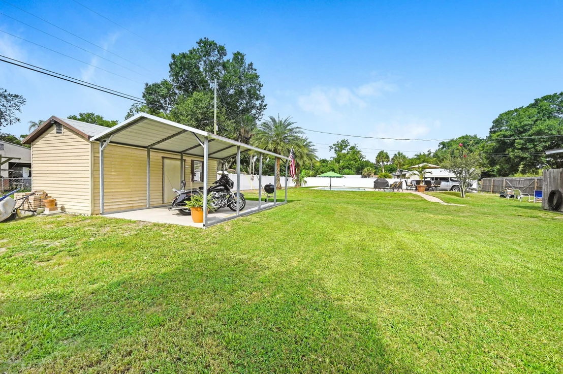 Photo of 2521 N Palm Drive N