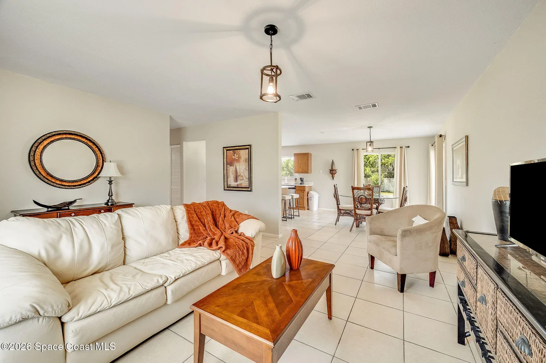 Photo of 730 Azure Avenue NE