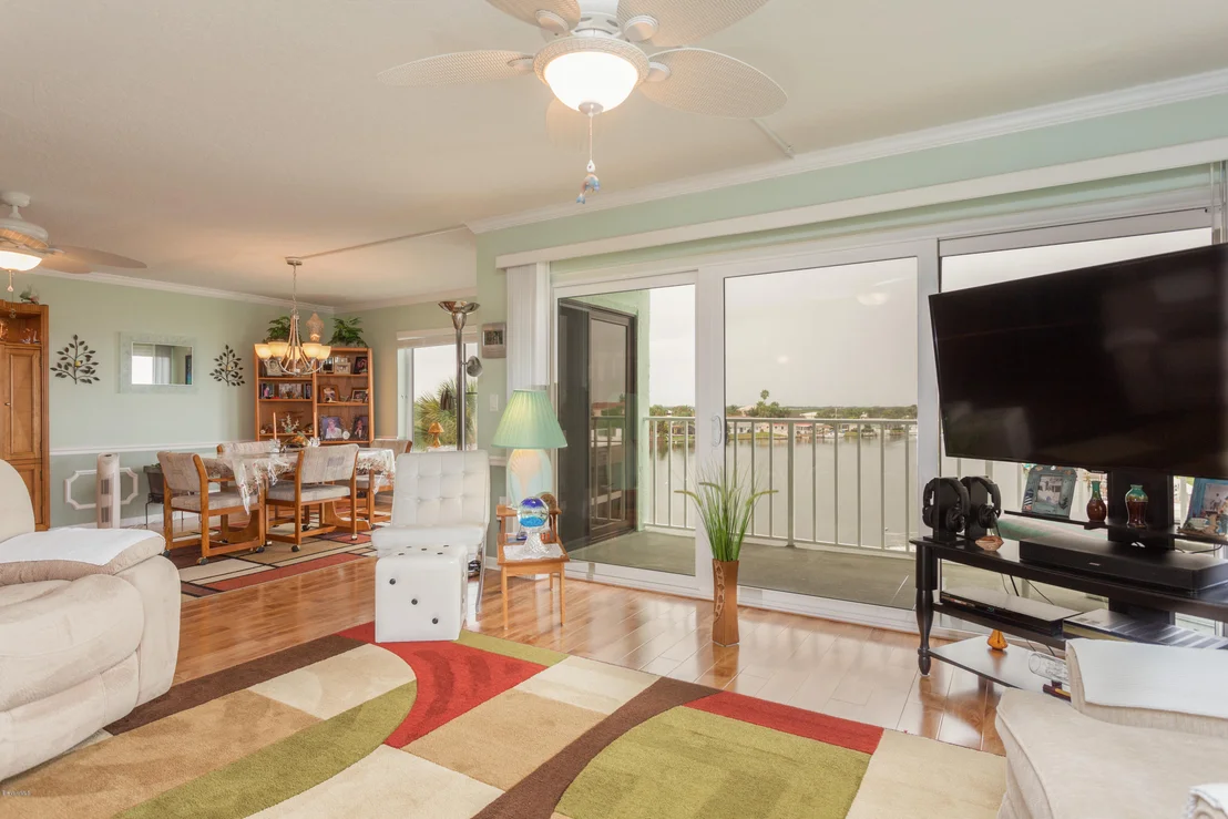 Photo of Unit 2405 at 1750 Commodore Boulevard