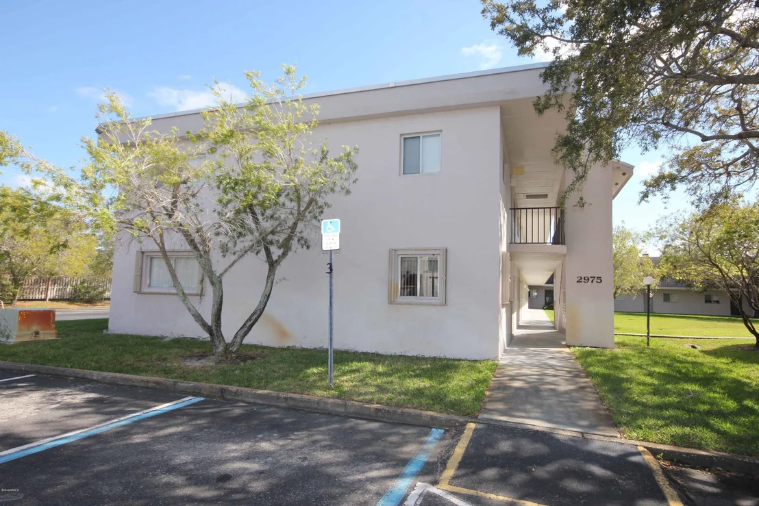 Photo of Unit 128 at 2975 Thrush Drive