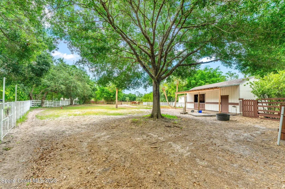 Photo of 2499 Hideaway Lane