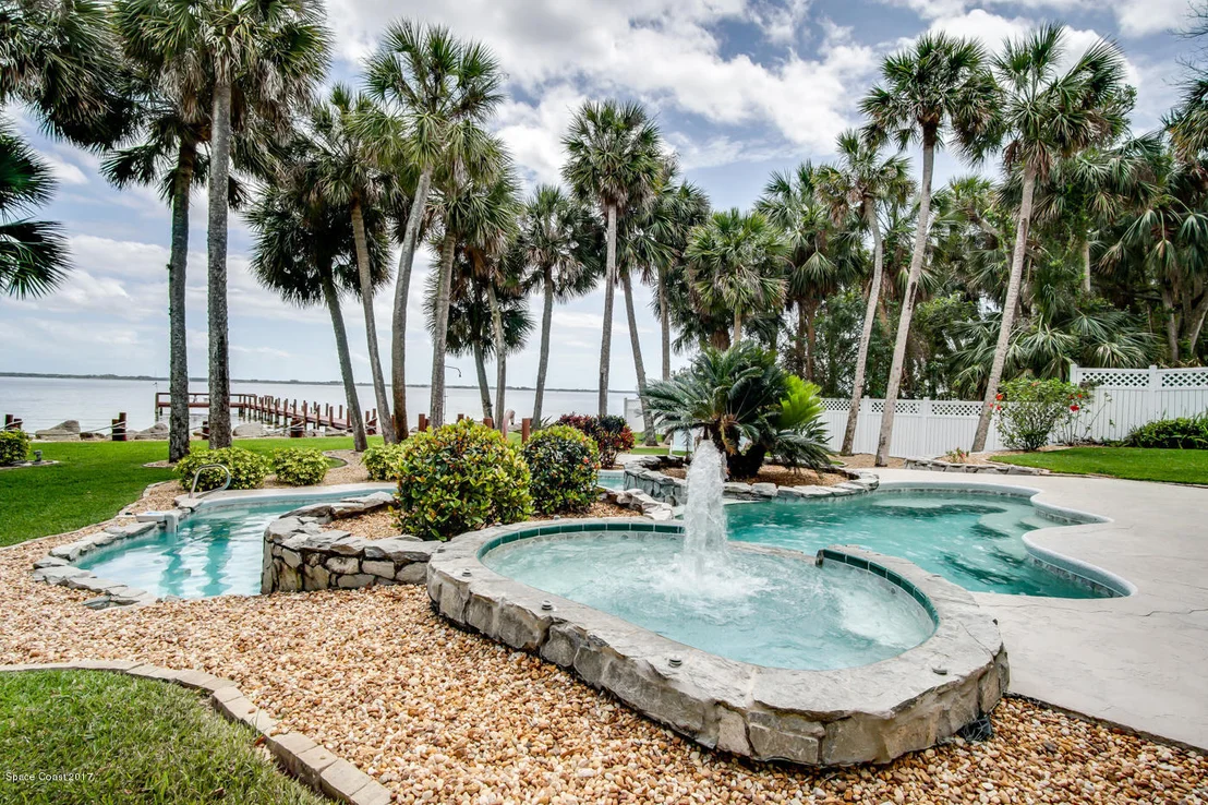 Photo of 5440 Edgewater Court