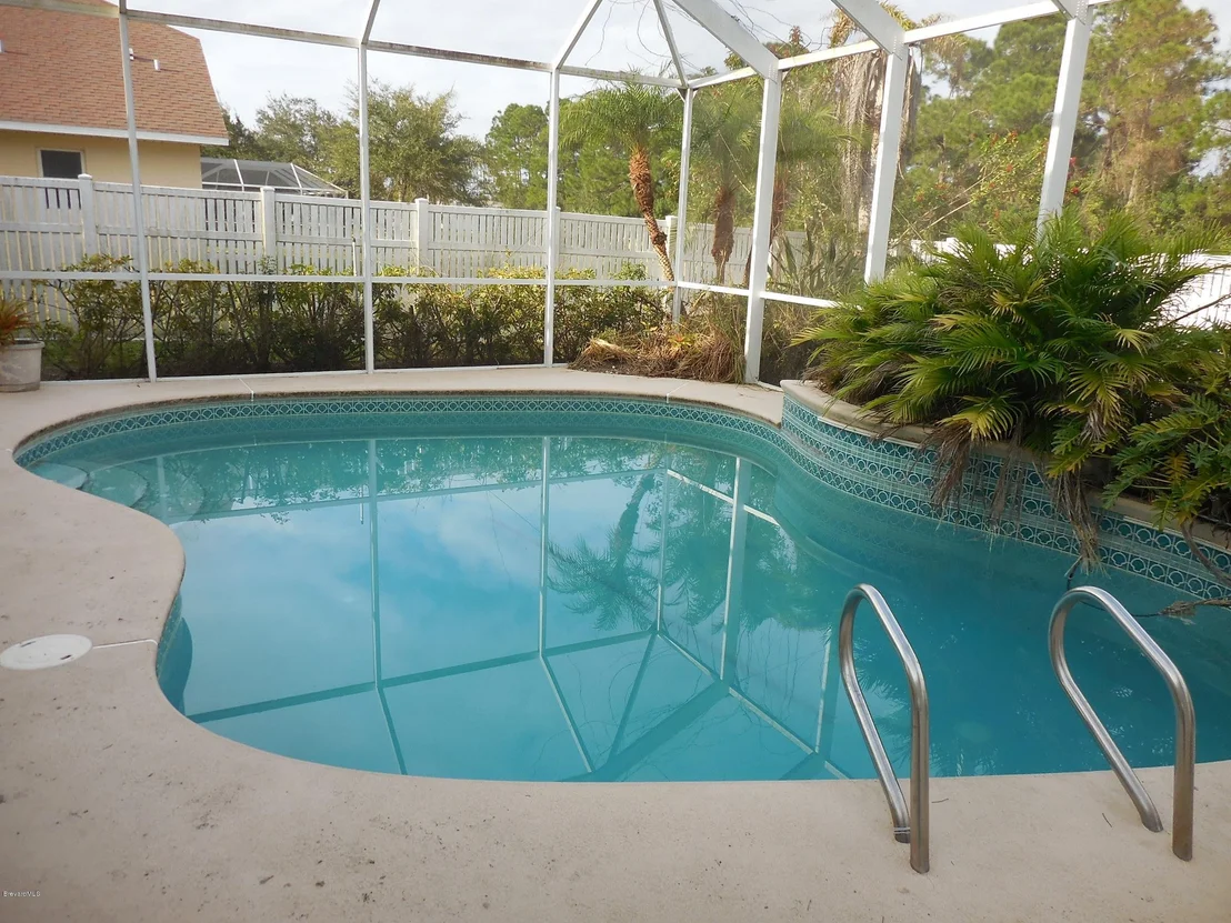 Photo of 1947 SE Windbrook Drive