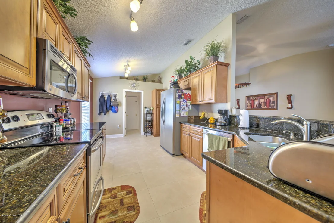 Photo of 1194 White Oak Circle