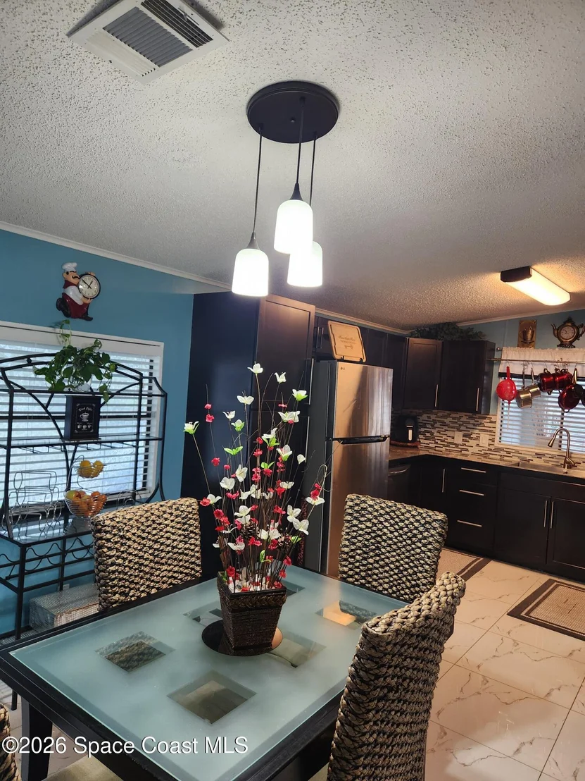 Photo of 2310 Coconut Palm Drive NE
