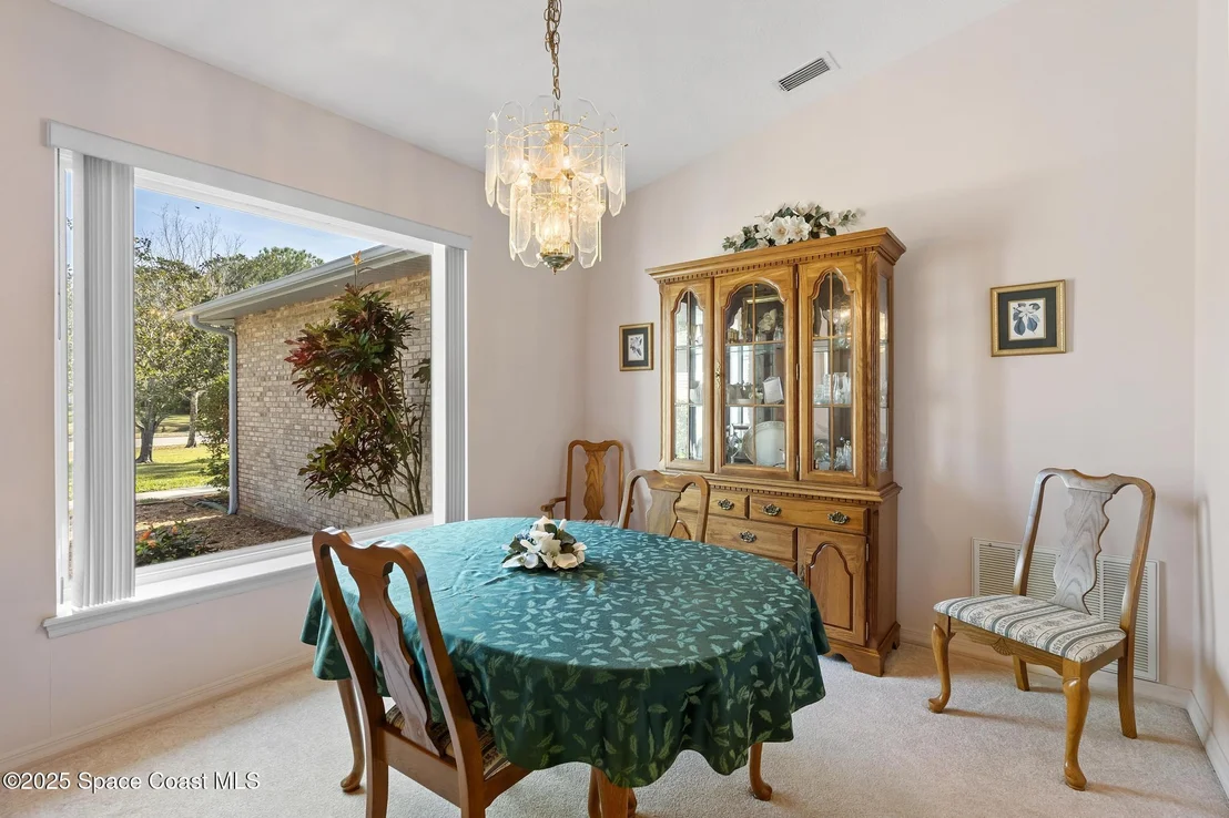 Photo of 1805 Laurel Oak Drive N