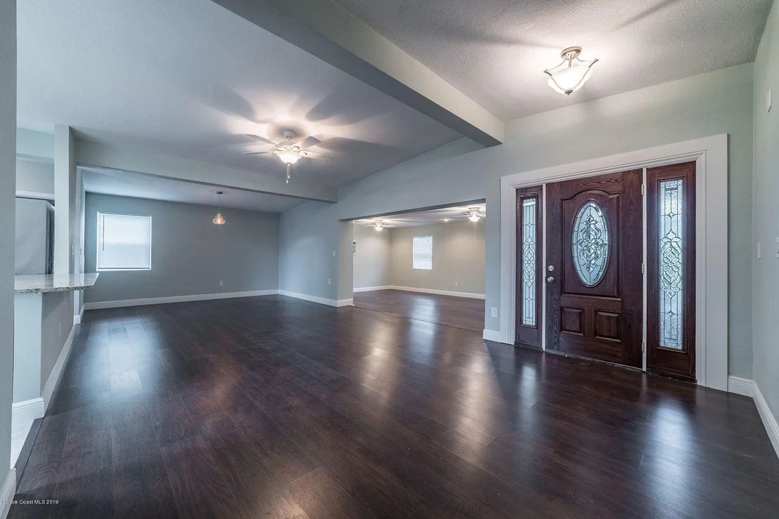 Photo of 954 Bianca Drive NE