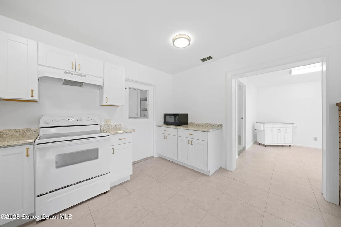 Photo of 2800 Alexander Avenue NE