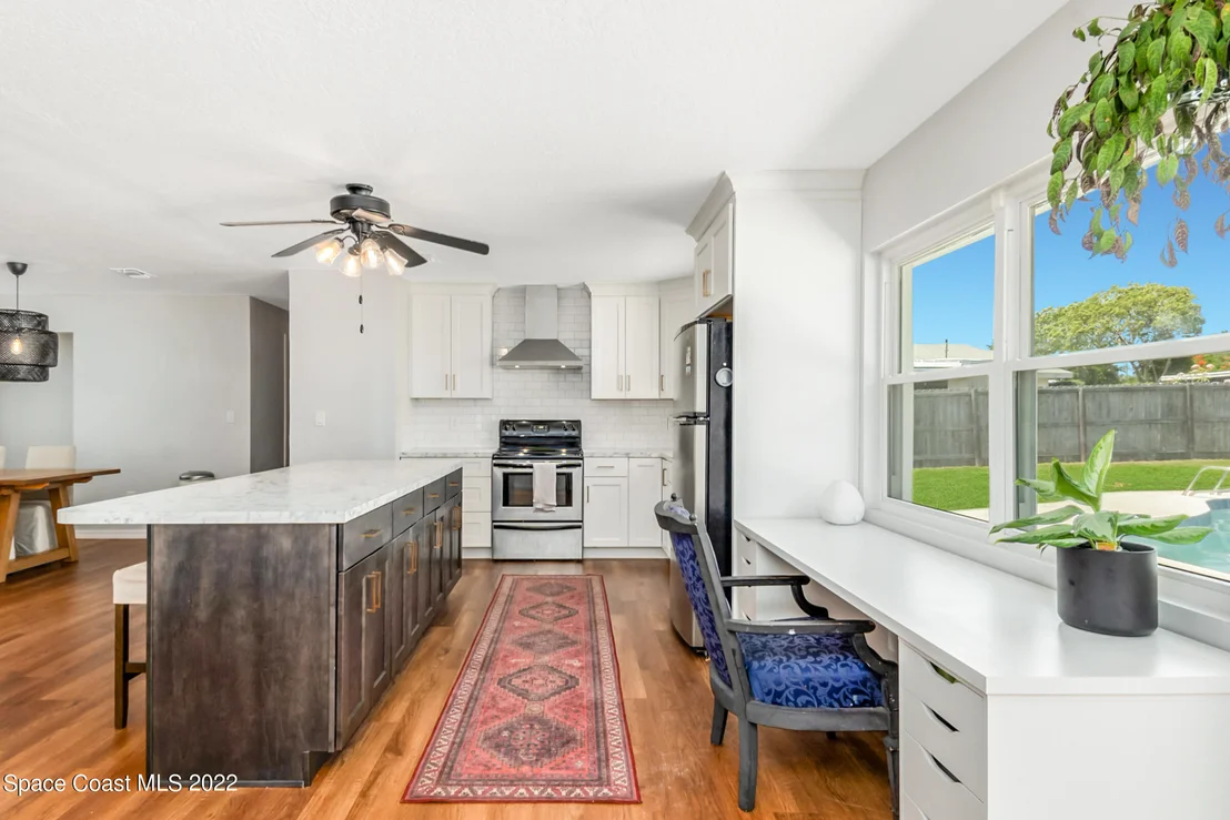 Photo of 1155 Abbey Circle NE