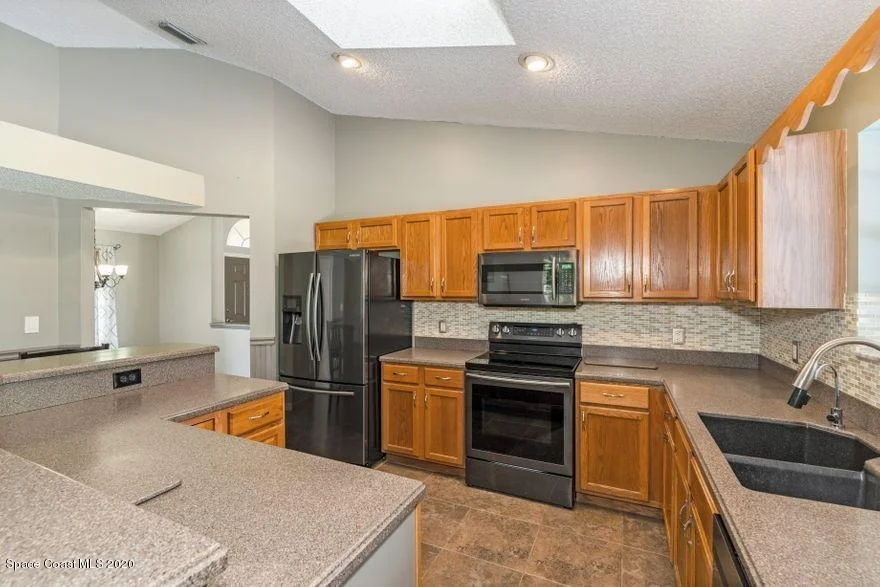 Photo of 3120 Hield Road