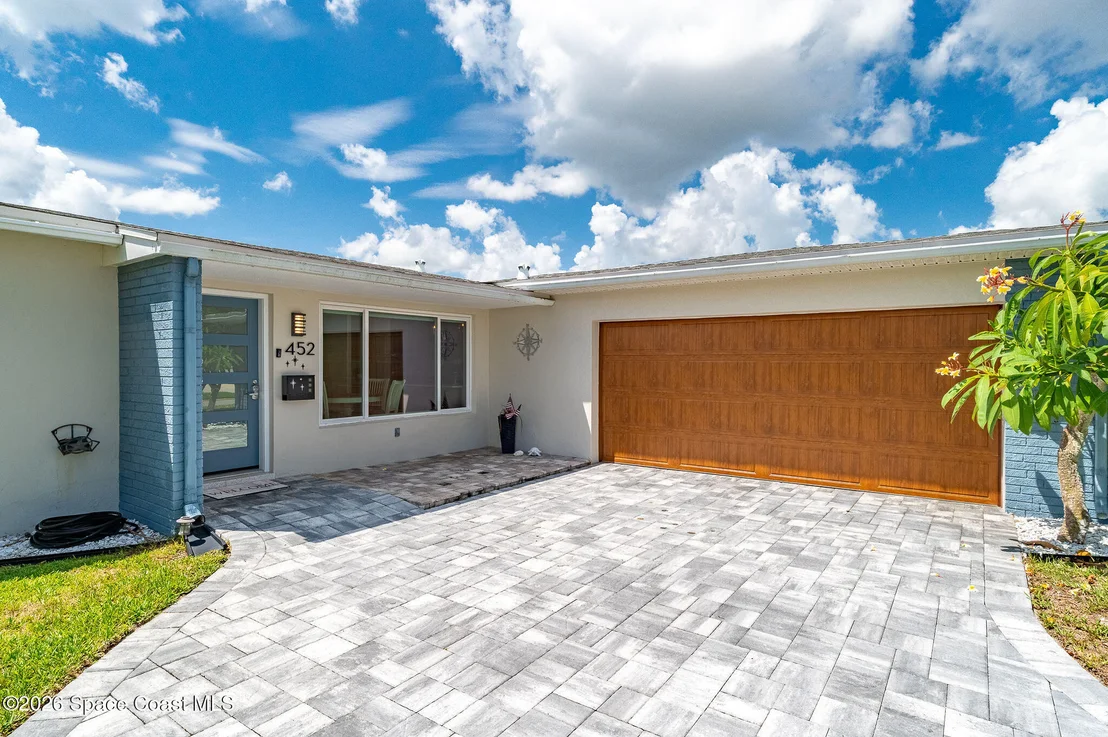 Photo of 452 Cardinal Drive