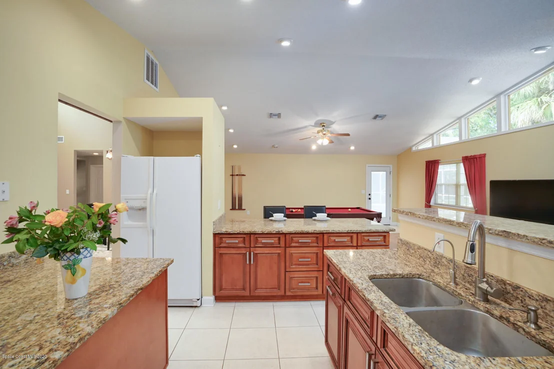 Photo of 2125 Linrose Lane