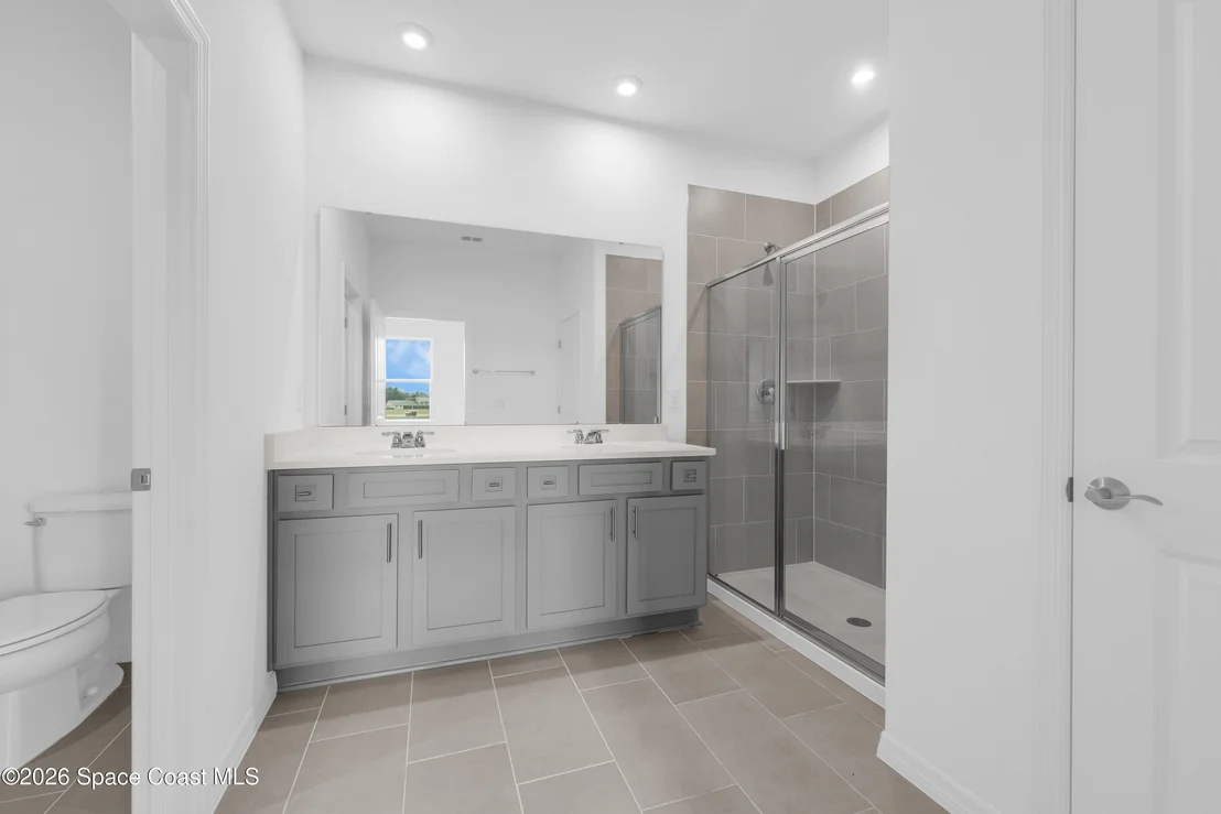 Photo of 1012 Banff Drive NE