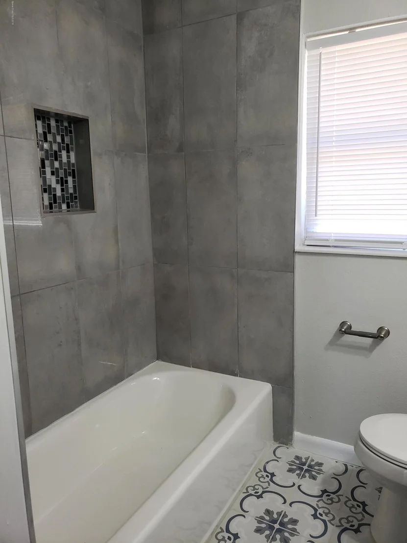 Photo of 1745 Golfview Drive