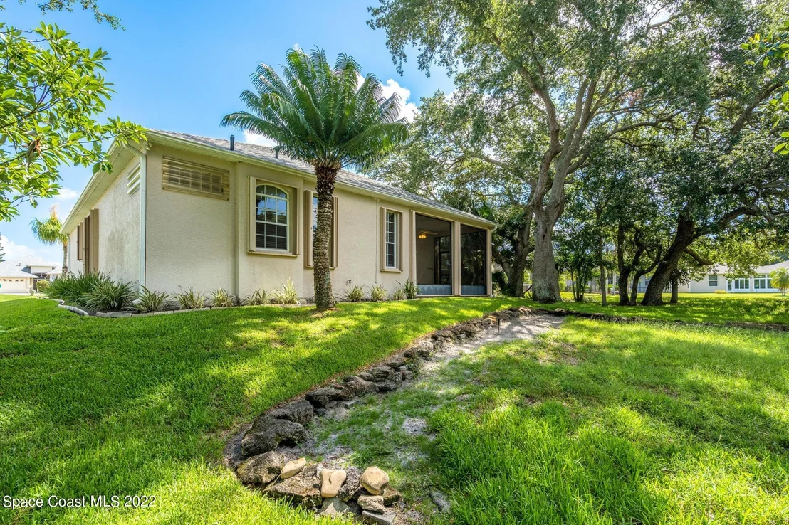 Photo of 901 Suntree Woods Drive