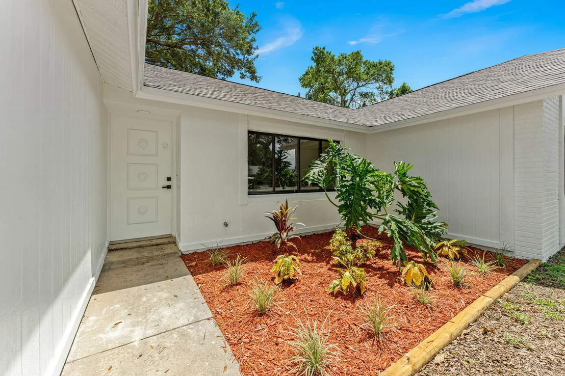 Photo of 4695 Robert Street