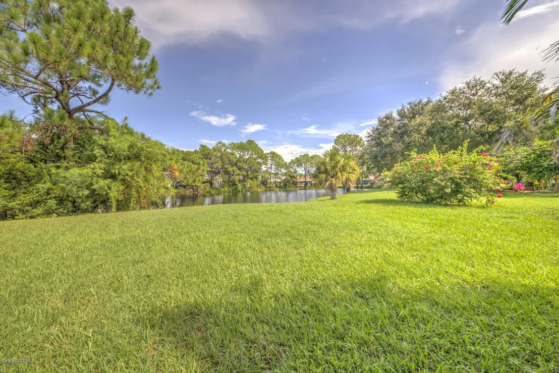Photo of 1687 Clover Circle