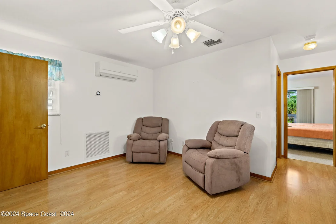 Photo of 3893 Burton Road