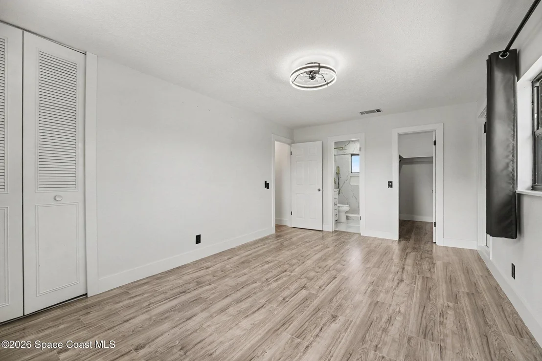 Photo of 508 S Ixora Drive S