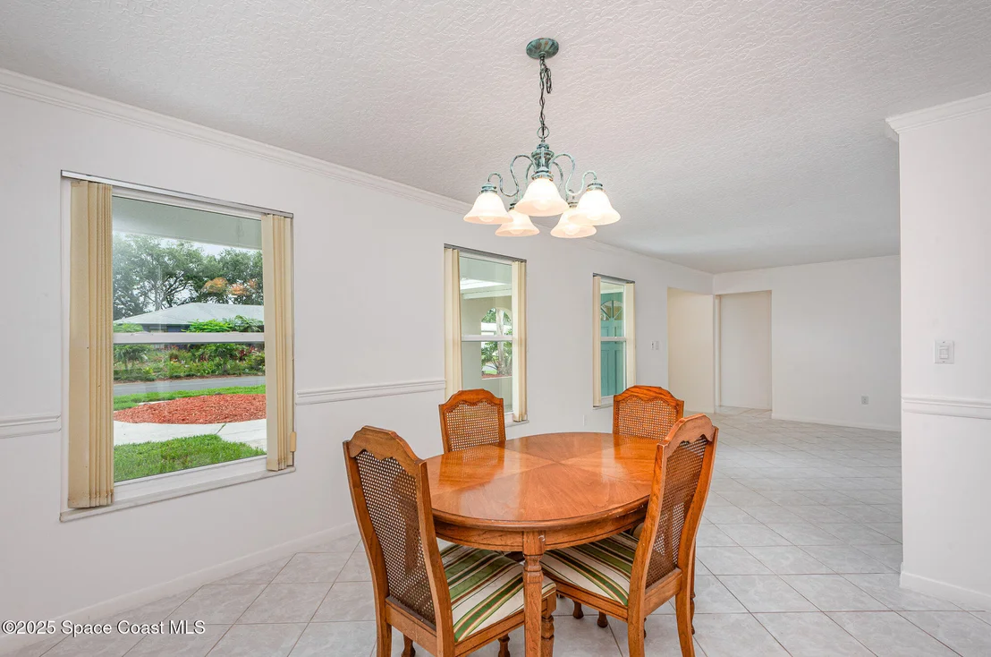 Photo of 957 Waialae Circle NE