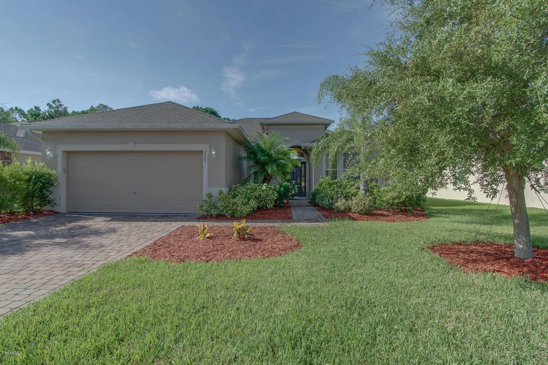 Photo of 228 SE Abernathy Circle