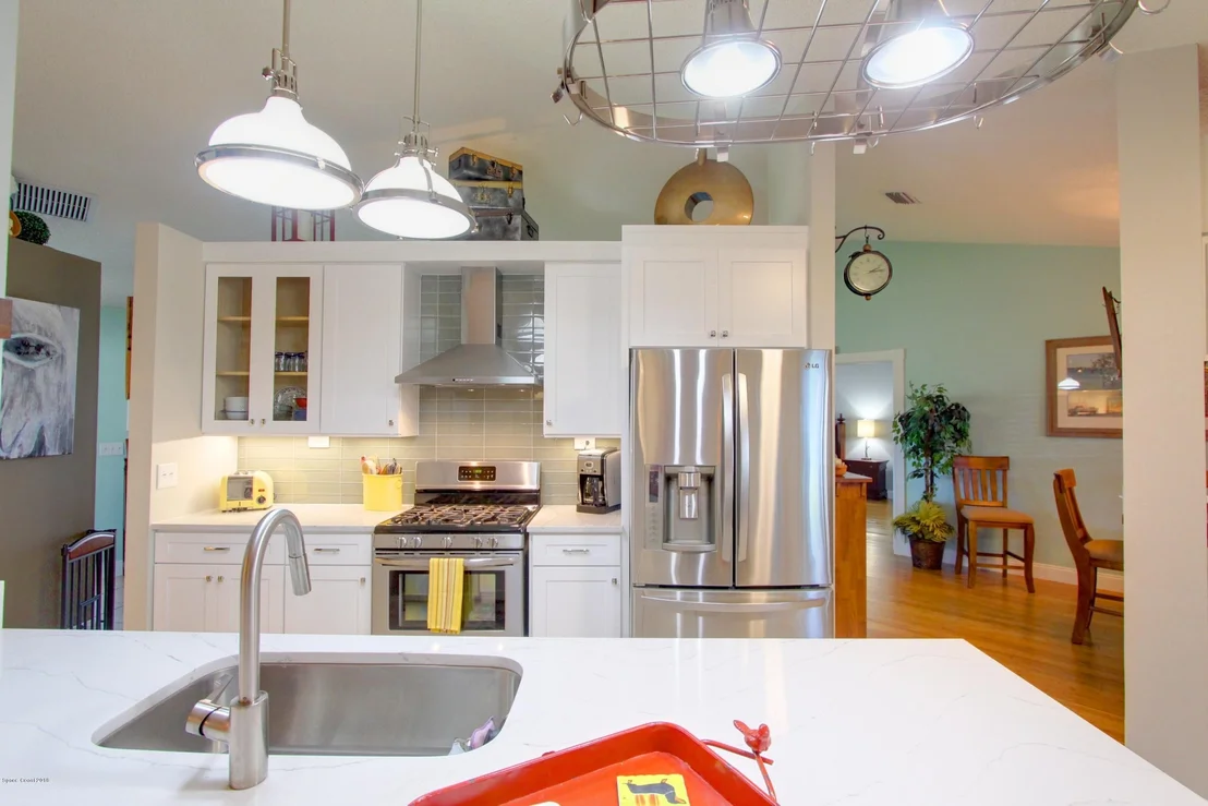 Photo of 1237 Lakeview Drive