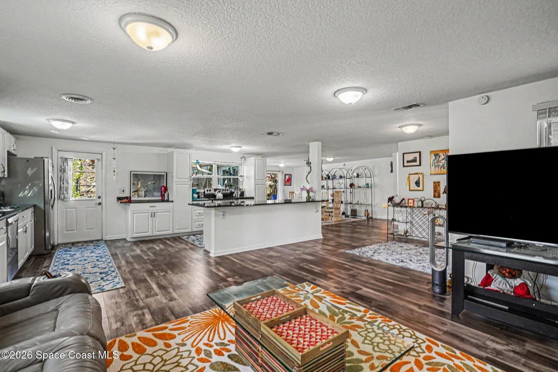 Photo of 427 Lynn Avenue