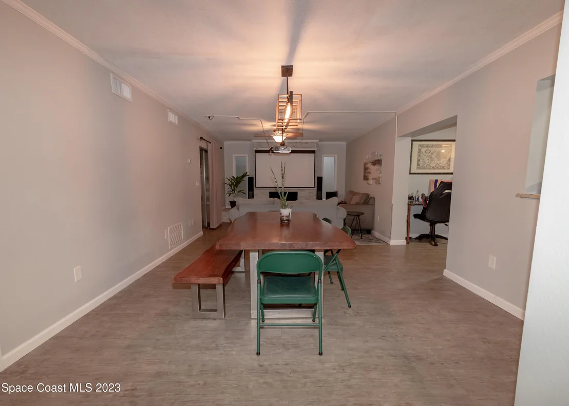 Photo of 800 Mark David Boulevard