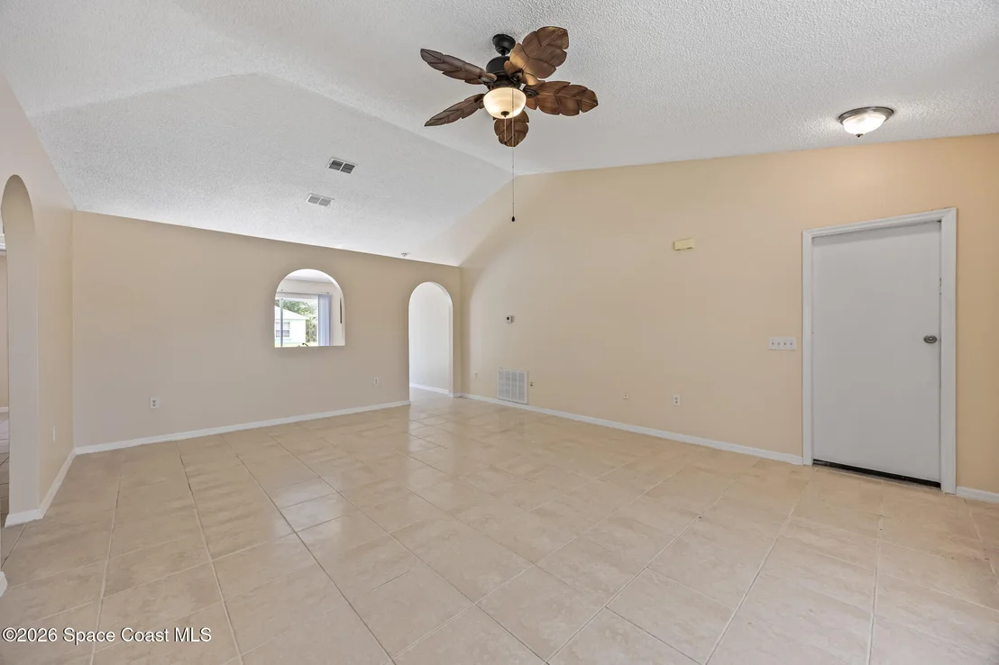 Photo of 1012 Ray Road SE
