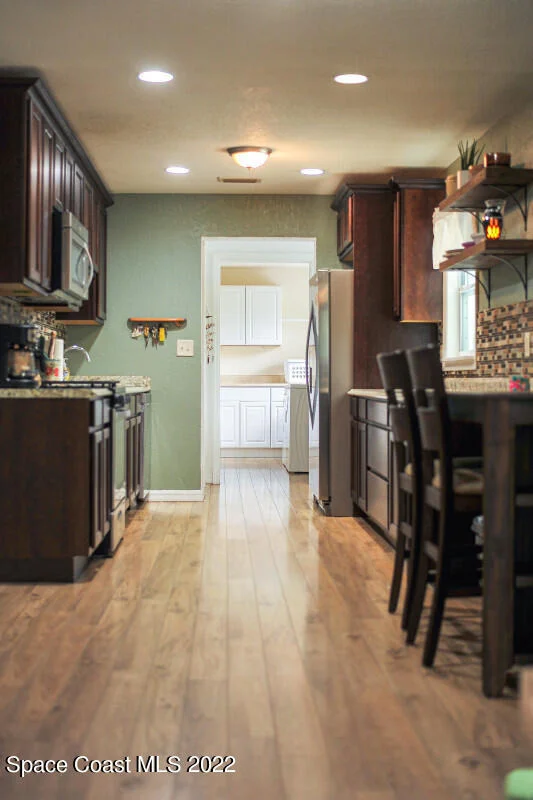 Photo of 1042 Green Road