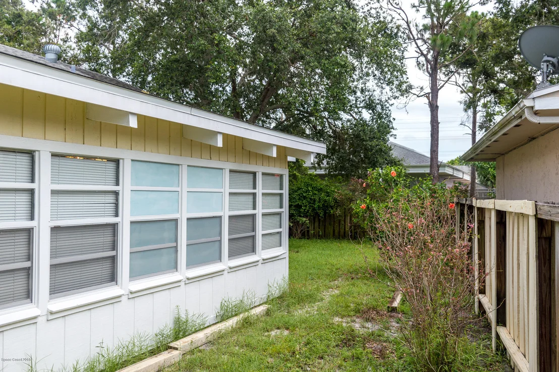 Photo of 345 Mission Oak Drive