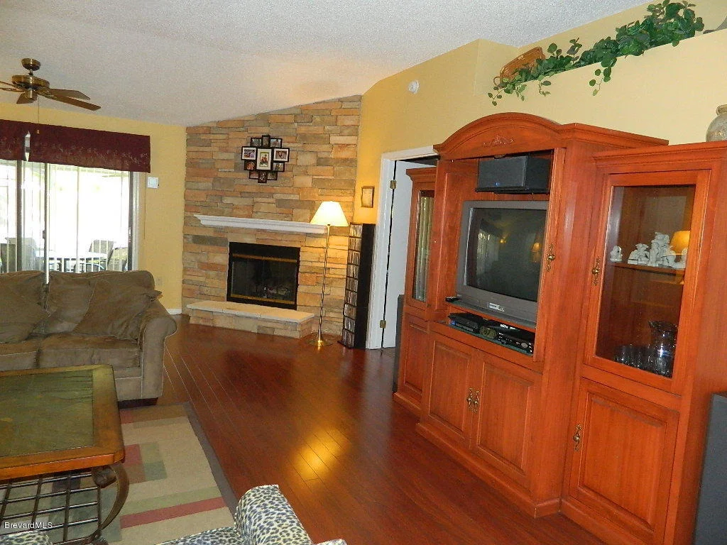 Photo of 1242 Walnut Grove Way