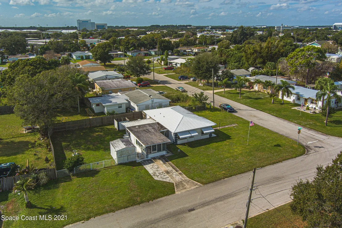 Photo of 319 Holly Lane