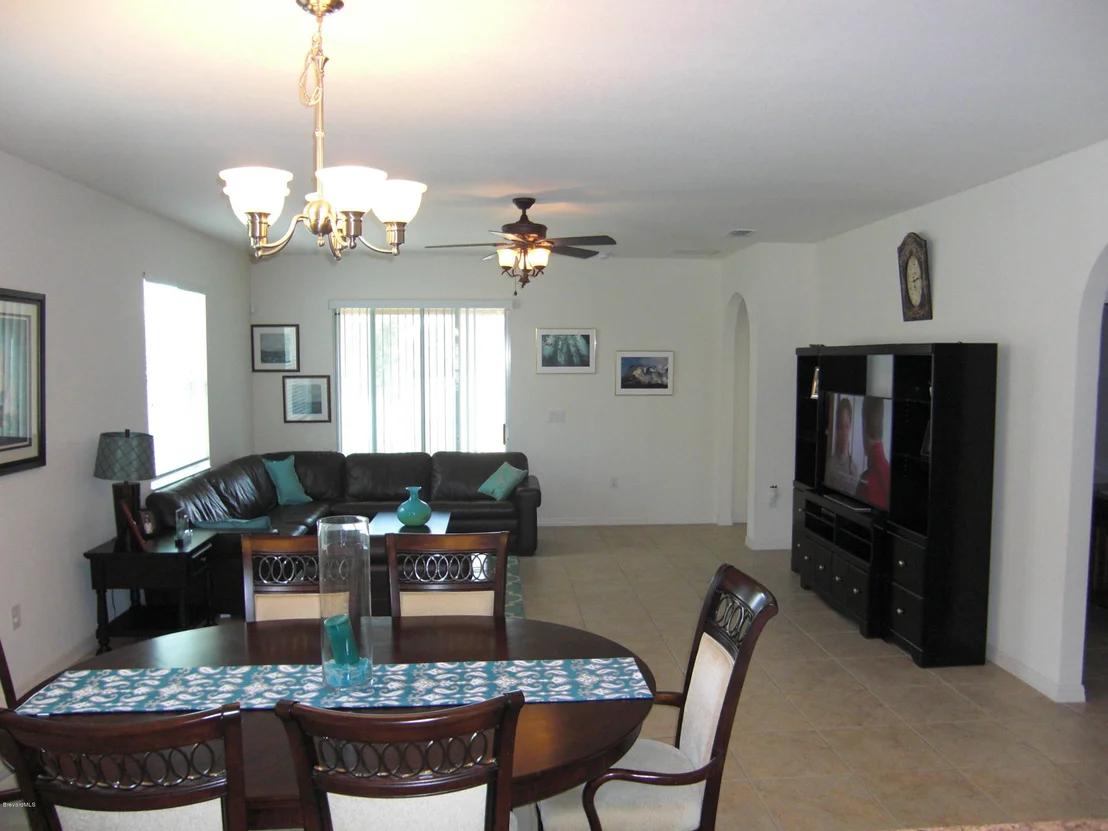 Photo of 1890 Bridgeport Circle