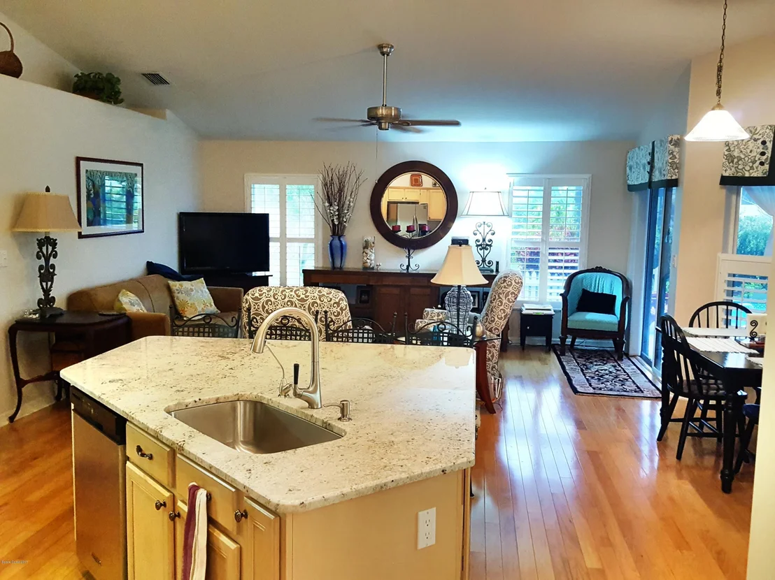 Photo of 302 Island Drive